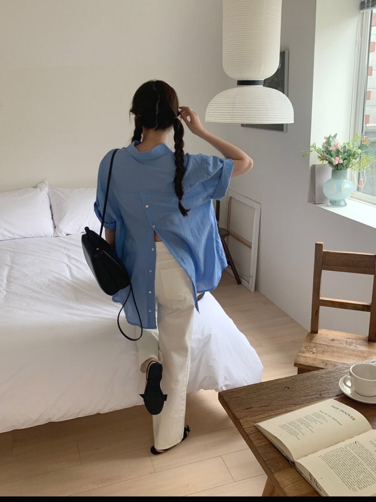  여름 린넨 루즈핏 뒷단추 반팔 남방 셔츠 – 자연스러운 오피스 & 데일리룩