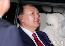 <b>윤석열</b> 전 대통령, 넉 달 만에 다시 <b>서울구치소</b>로…영장 결과에... 