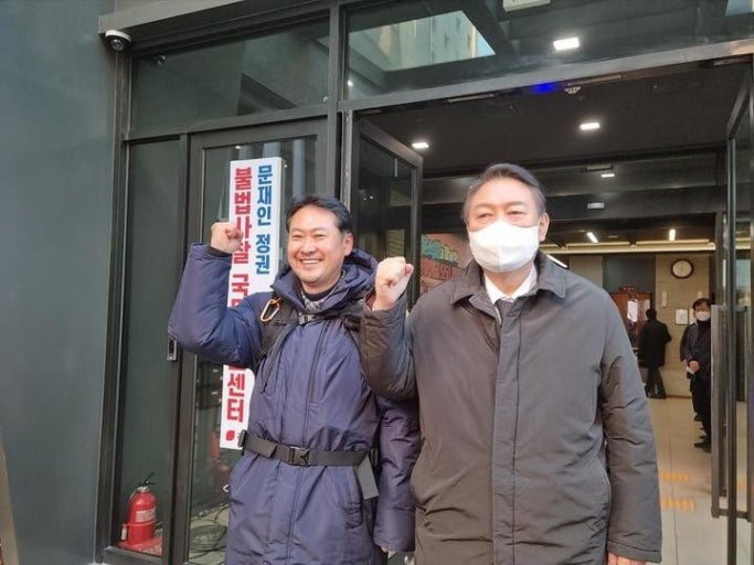 장동혁 의원 약력, 프로필, 한동훈/윤석열관계, <b>당대표출마설</b>... 