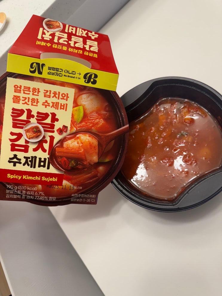  노브랜드 간편한 한 끼 식품 <칼칼 김치 수제비> 후기