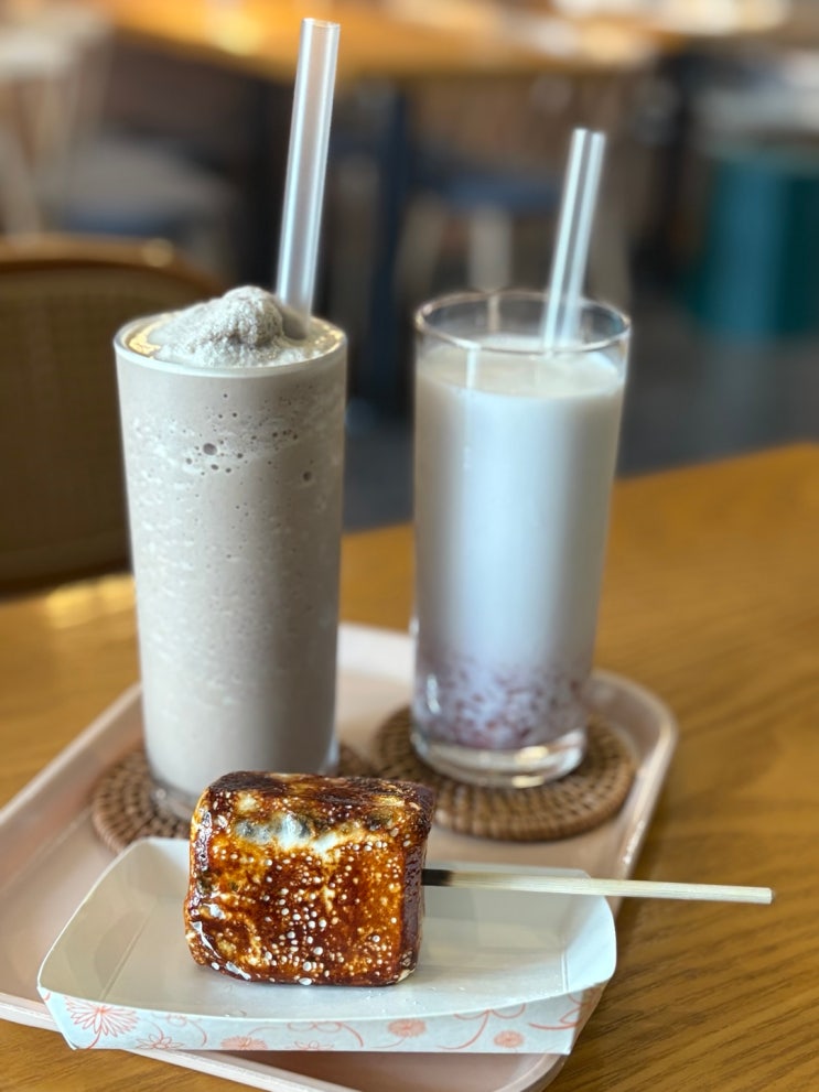  김포 가볼만한 곳 라베니체 강뷰 카페 추천 - 보테가 (마시멜로우 아이스크림)
