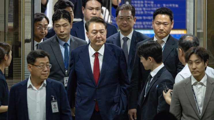 <b>윤석열</b> 전 대통령 <b>재구속</b>