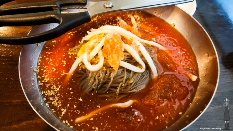  상계동의 조용한 로컬 맛집 "피노키오냉면"  2025년 현재 냉면 4천원, 김밥 2천원)