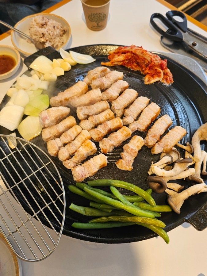  수원 광교역 삼겹살 맛집 훈돈가 솔직 식사후기