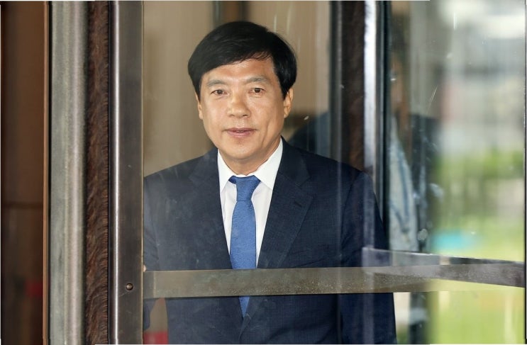 <b>이성윤</b> '윤석열 사단은 하나회' 발언 <b>해임</b> 취소 소송 패소: 검찰... 