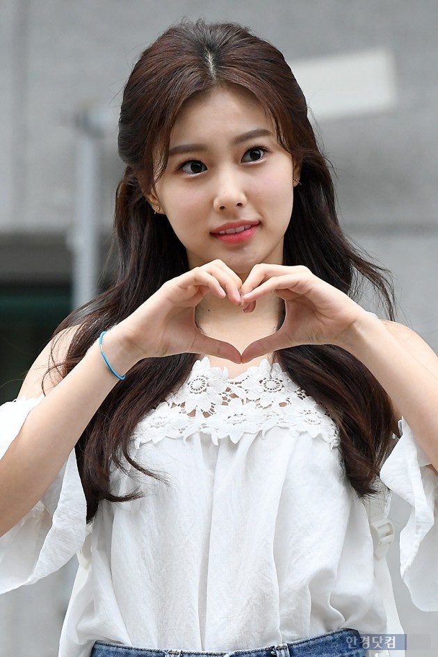 강혜원 나이 배우 아이즈원 프로필 결혼 남자친구 가족 학력 고향 근황