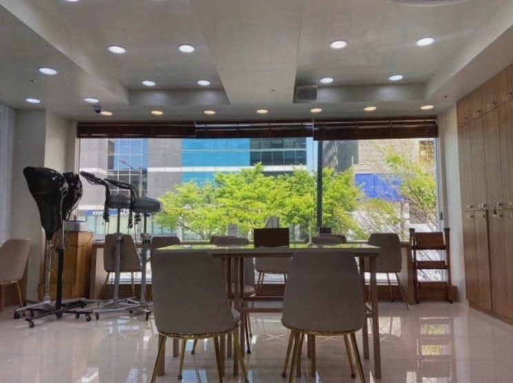  전문가의 손길로 완성하는 깔끔한 인상, 성동구염색미용실 로코코헤어 왕십리점