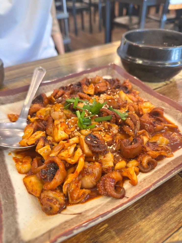  상동 점심식사 추천 불맛나는 숯골 그집 쭈꾸미