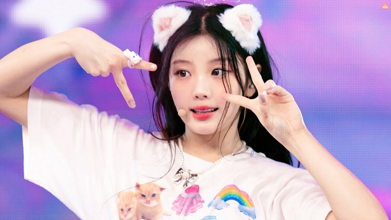 <컴퓨터배경화면> 아일릿 원희 빌려온고양이 무대 컴퓨터바탕화면_by.슬짱