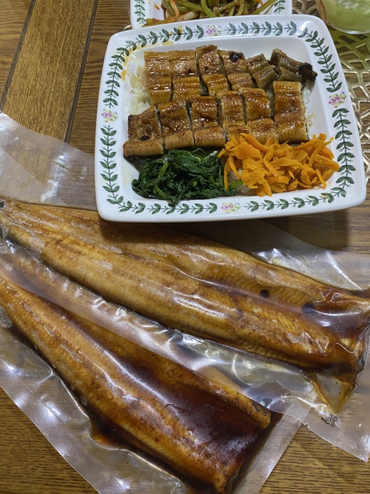  이나키안 장어 활용하여 한국식 장어덮밥 재해석한 탁쉪 일본 전통 카바야키 조리 방식 장어구이 홈파티저녁