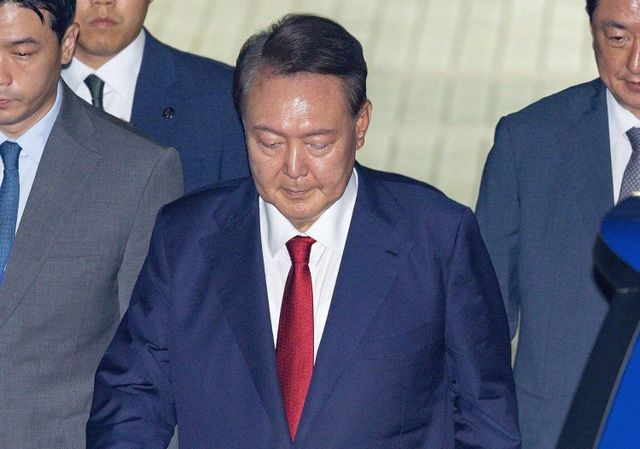 윤석열 전 대통령 “사람들이 이제 나와 연락을 끊는다” 호소
