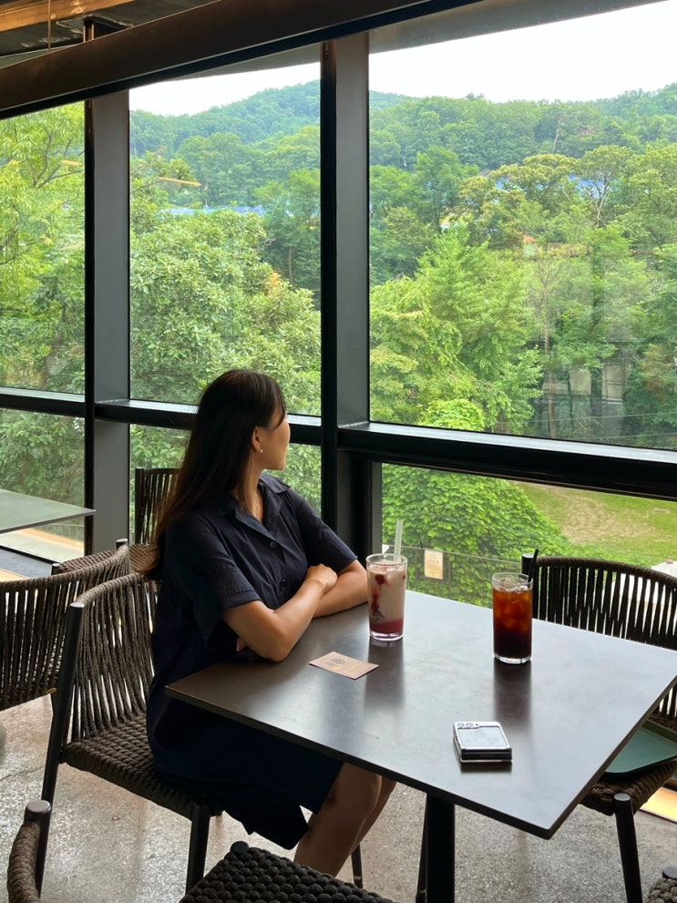  용인 대형카페 자연휴양림 근처 카페 처인구 코페아 플래그쉽 스토어 + 전기차 충전기 있음