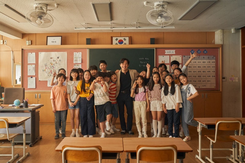 배우 엄태웅, '성매매 논란' 딛고 초등교사로 9년 만의 스크린 복귀: 영화 ‘마지막 숙제’, ....