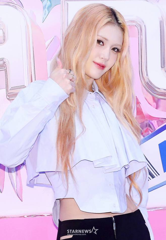 **<b>전소미</b>와 <b>엔믹스</b>의 감동적인 만남! '라이브 와이어'에서... 
