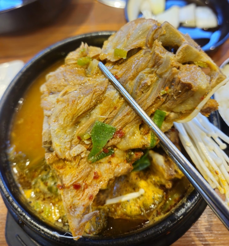  맷돌우리콩감자탕 2호점 조금은 아쉬웠던 내돈내산 리뷰
