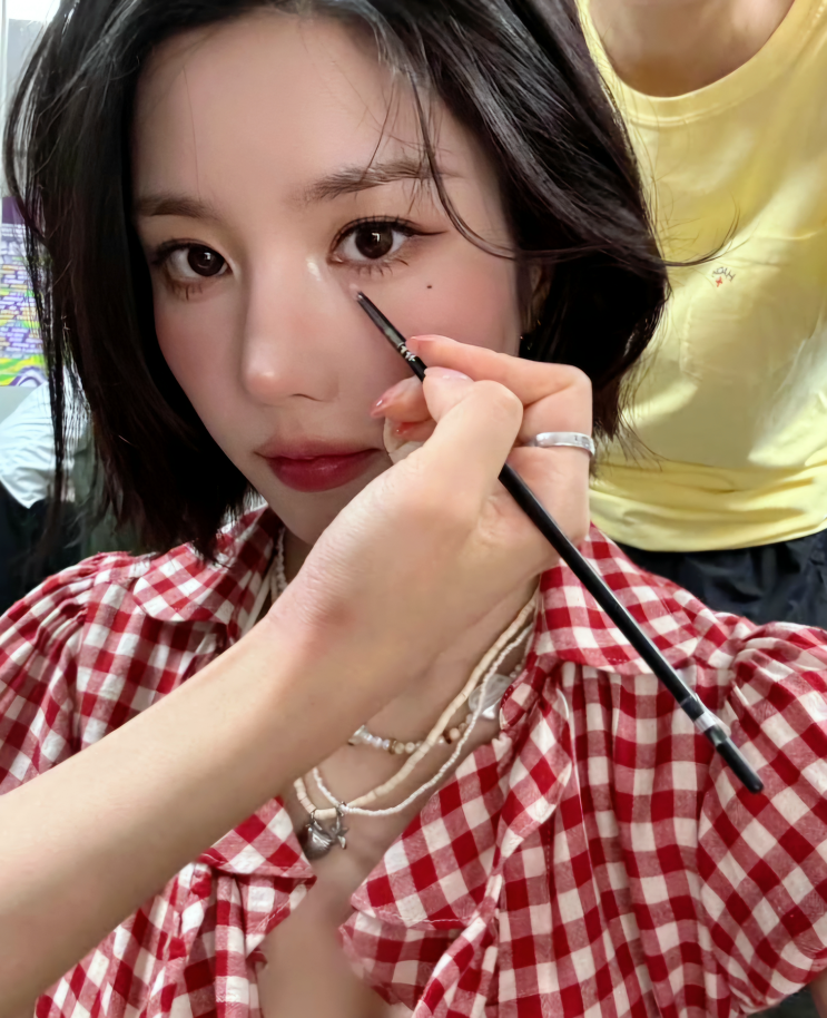  워터밤 권은비, 현장 분위기부터 룩 & 메이크업까지!