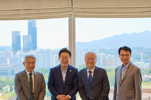  이재명 대통령, 조갑제·정규재와 2시간 오찬...“국민 통합에 지혜달라”