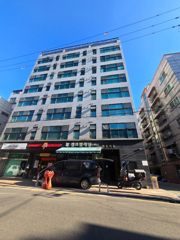  서울시 중랑구 상봉동(중랑천로) 한은타워  복도 벽판넬 시공 및 화장실 리모델링 작업 입니다.