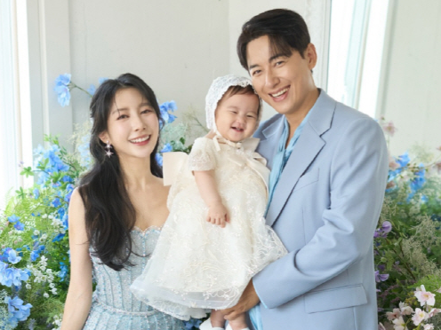 <b>이지훈</b> 아야네 아기 집 <b>뮤지컬</b> 노래 딸 부인 나이 차이 프로필... 