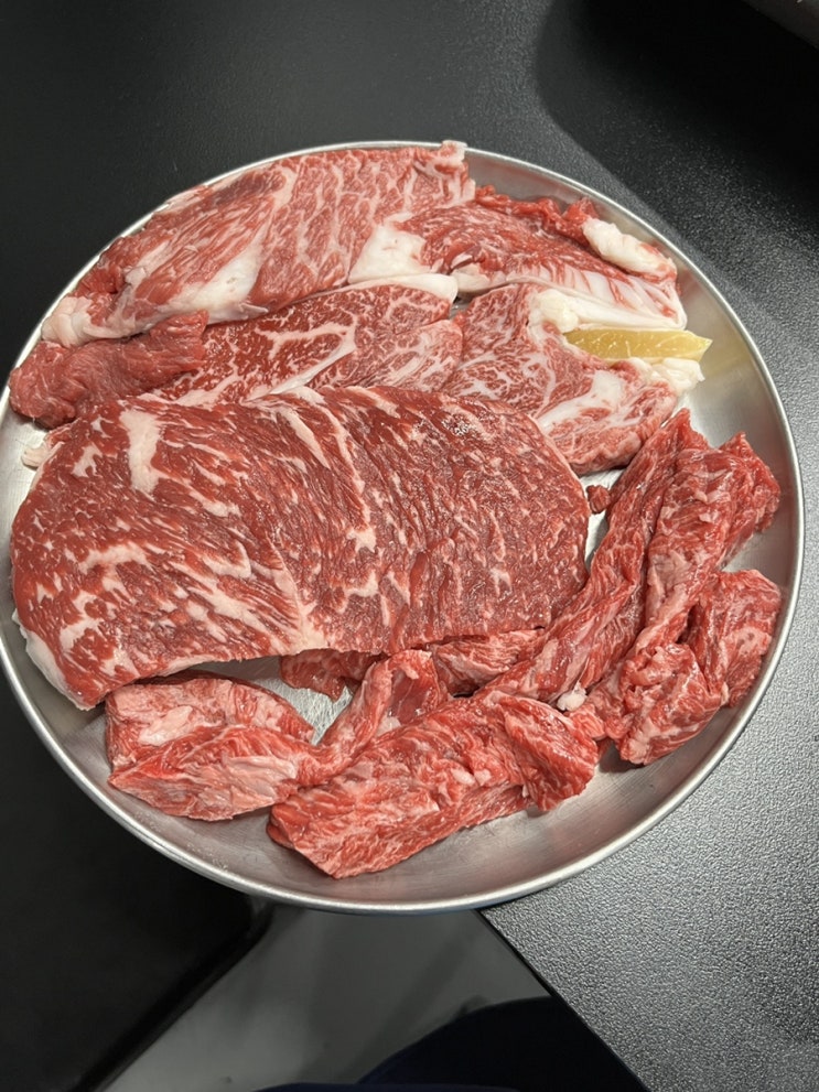  신당 회식 영신축산 살살 녹는 모듬 한우