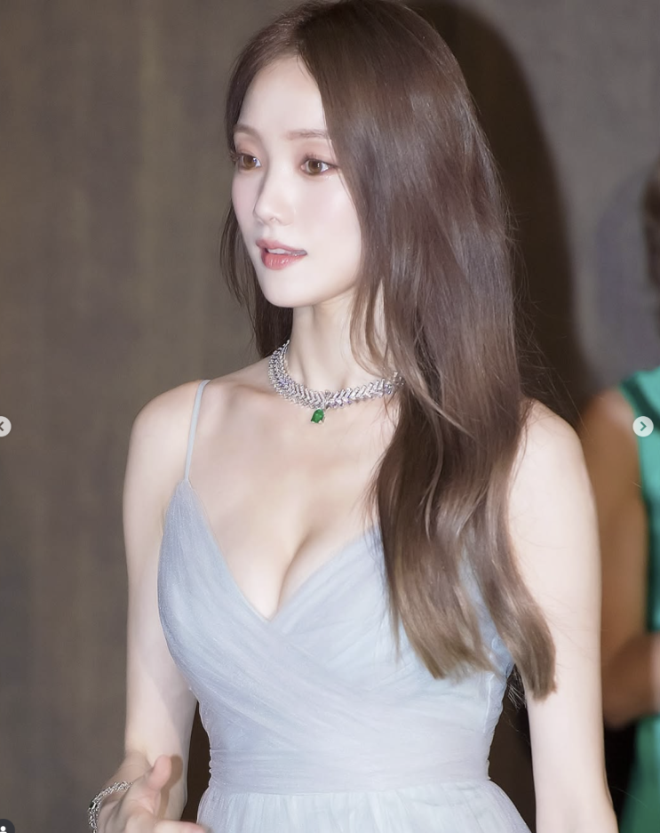  [오늘의 배우] 현실 자스민 등장! 이성경, 그냥 존재가 명장면