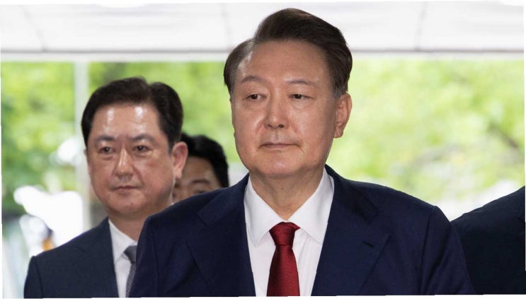 <b>윤석열</b> 전 대통령, 재소환... 망연자실' 심경과 <b>진술 거부</b> 전략