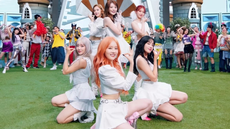 STAYC(스테이씨) 'Bubble'