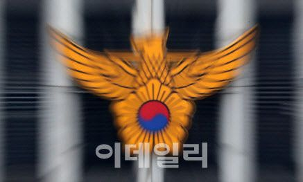  경남 진주서 승용차 약국돌진…“급발진 주장”