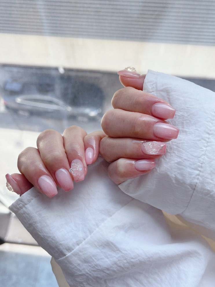  일산네일샵추천 | 두번째 재방문하는 유지력 좋은 백석역 이달의 아트 맛집 네일로희