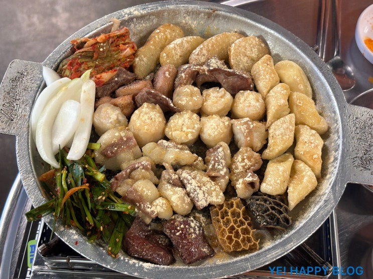  [천호 맛집]기본으로 라면이 나오는 집?!? 신사소곱창 천호점 소곱창 모듬 후기:)