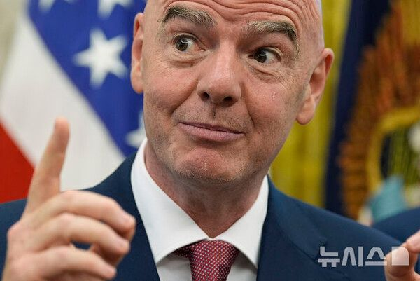 클럽월드컵 성공 자평한 인판티노 FIFA 회장 "3조 가까이 벌었어"