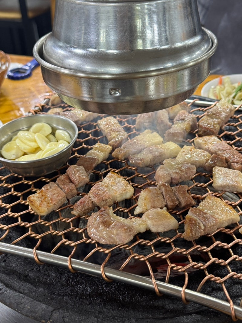 [충주] 회식하기 좋은 삽겹살 맛집 ‘산골숯불화로구이’