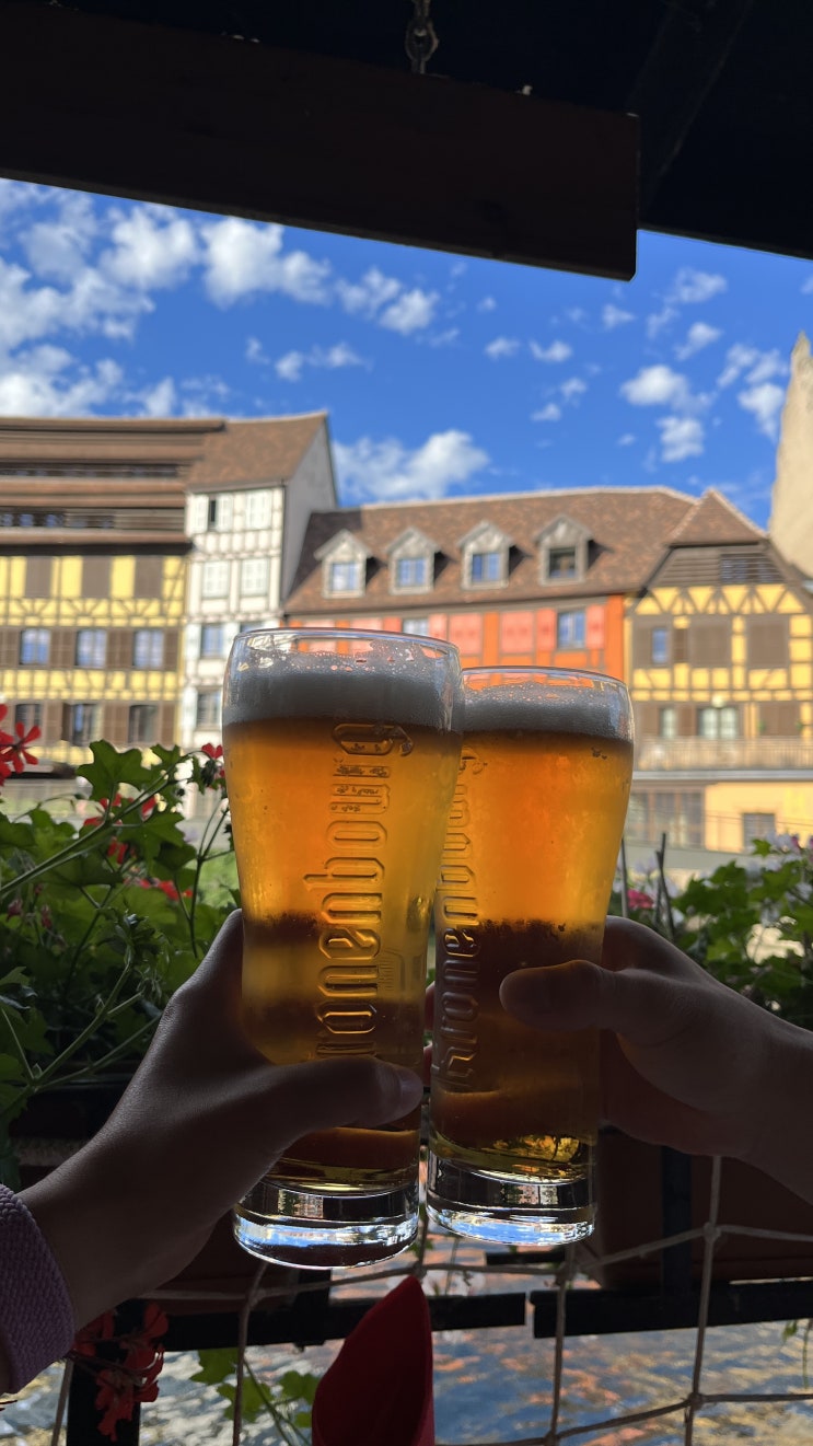  [스트라스부르/맛집] Au Pont Saint-Martin_분위기 좋은 물 위 테라스에서 플람베, 슈크루트, 크림브륄레까지 (feat. 뒤피겔타 사건)