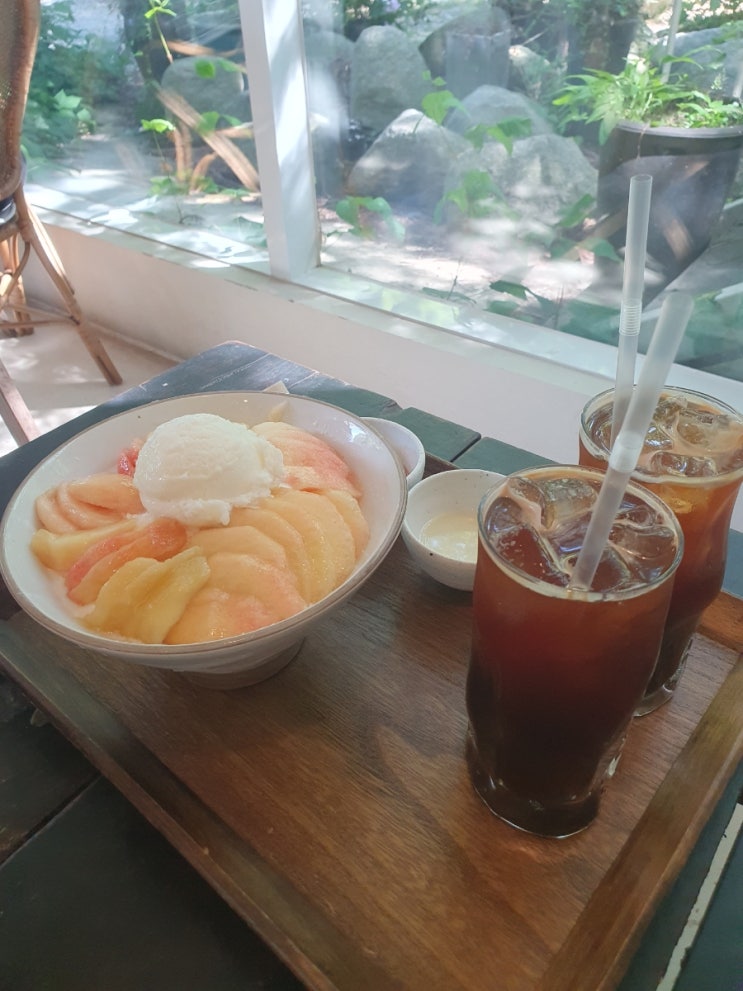  천안 카페) 복숭아 빙수먹으러간  카페목천