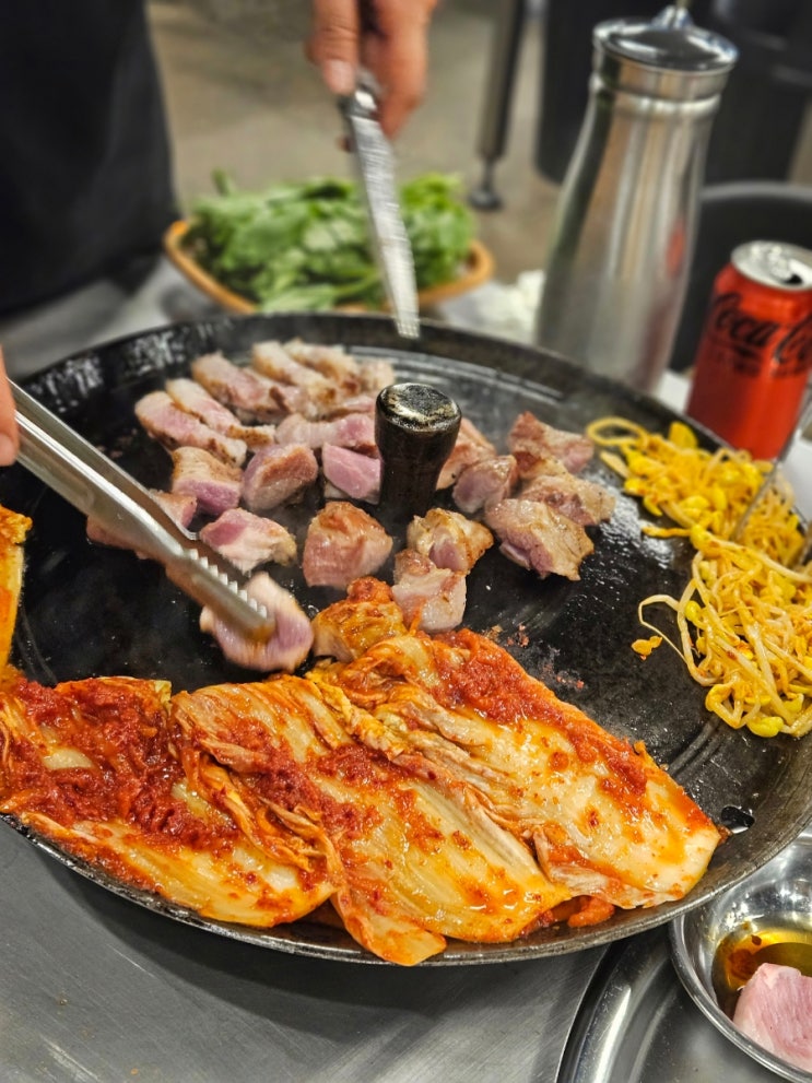  신사동 고기집, 솥뚜껑에 구워주는 가로수길 고기집, 목구멍 가로수길점(내돈내산후기)