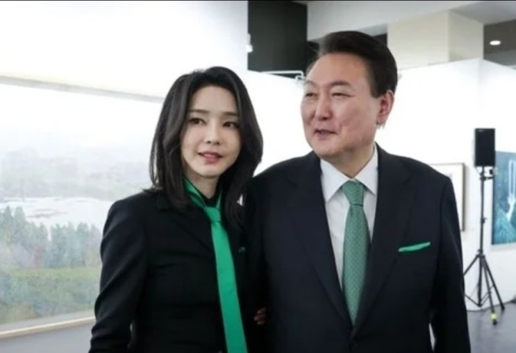 [프리미엄 리포트] “<b>김건희 여사</b> 혼자 있는 <b>자택 압수수색</b>”... 