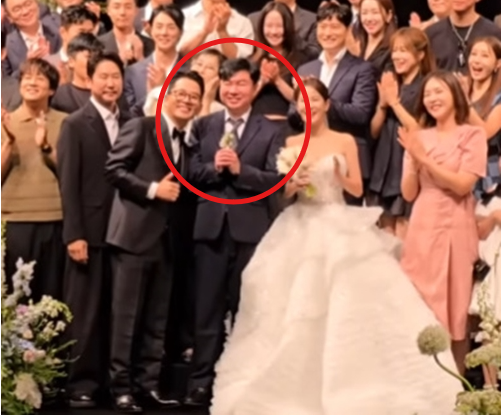 김준호<b>김지민 결혼식</b>, 임원희 <b>부케</b> 받아버려 '폭소'...결혼... 