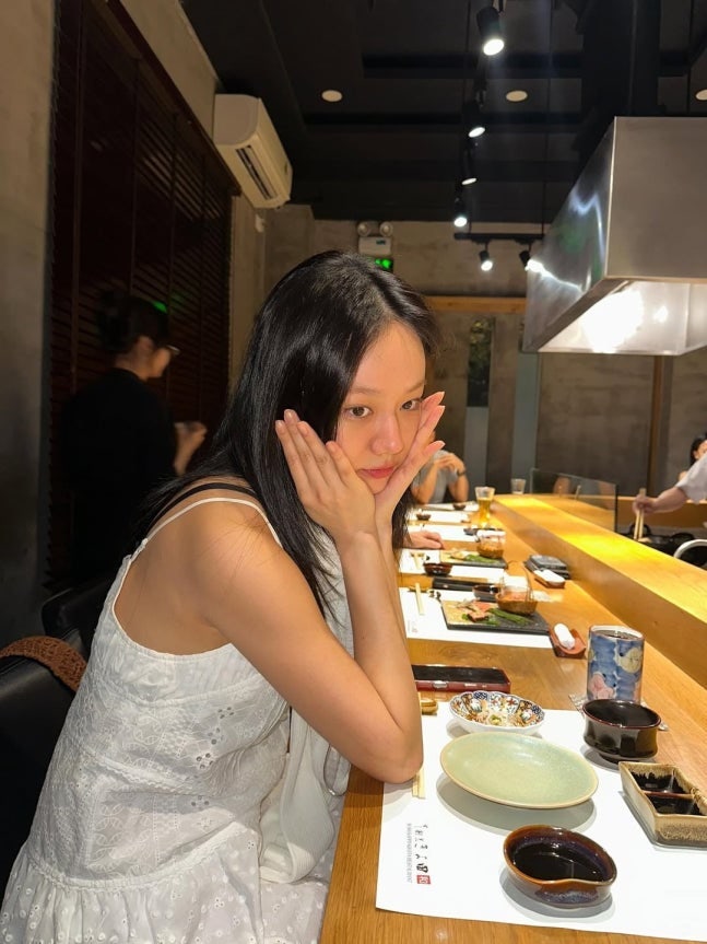 혜리, ‘요정 미모’ 갱신 하얀 원피스로 청순미 폭발한 일상 공개 (+인스타, 프로필, 나무위....
