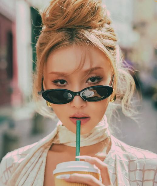 화사 <b>고백</b> "인이어 폭발로 귀... 외설과 예술사이에서 <b>공황장애</b>까지