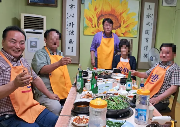 김영환 지사, <b>오송참사 추모 기간</b>에 시의원들과 <b>음주</b>회식 논란