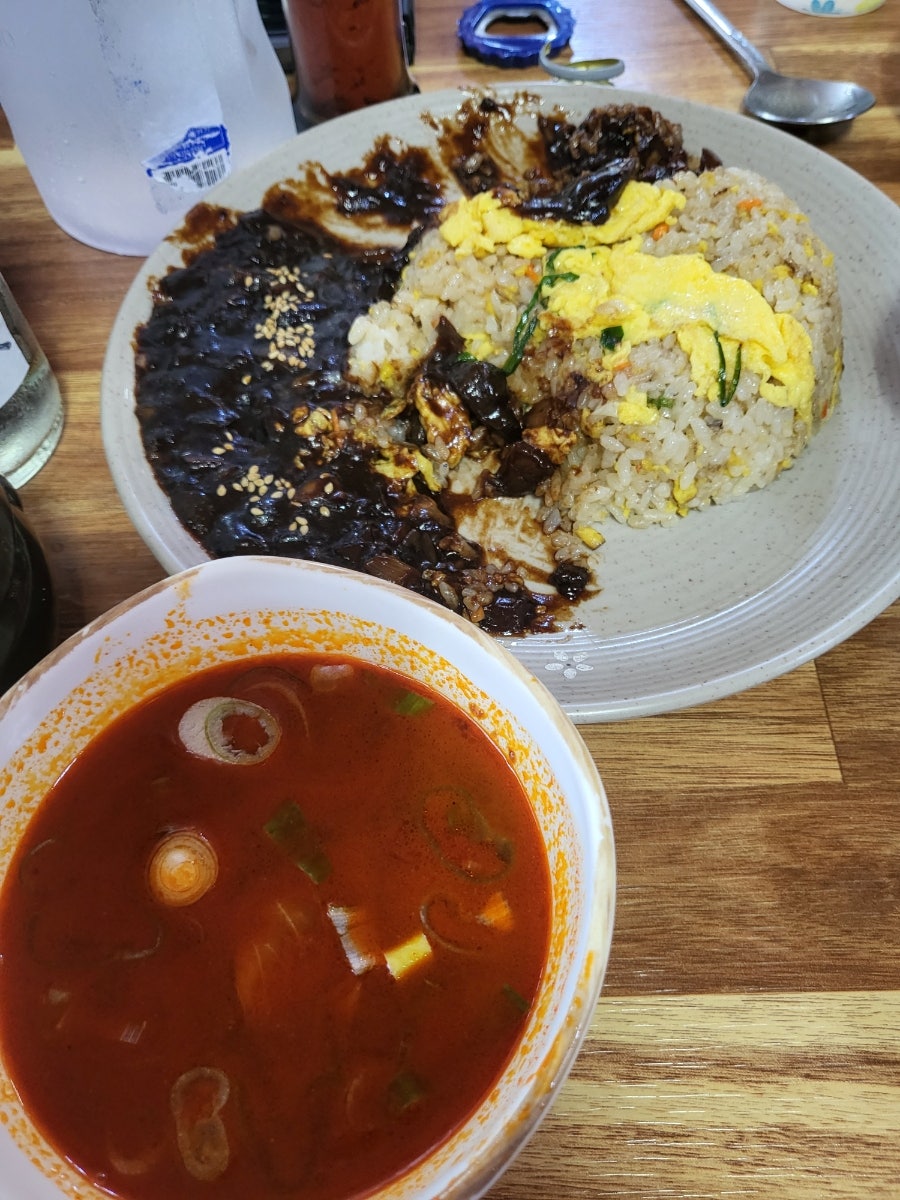 홍첸루 사진