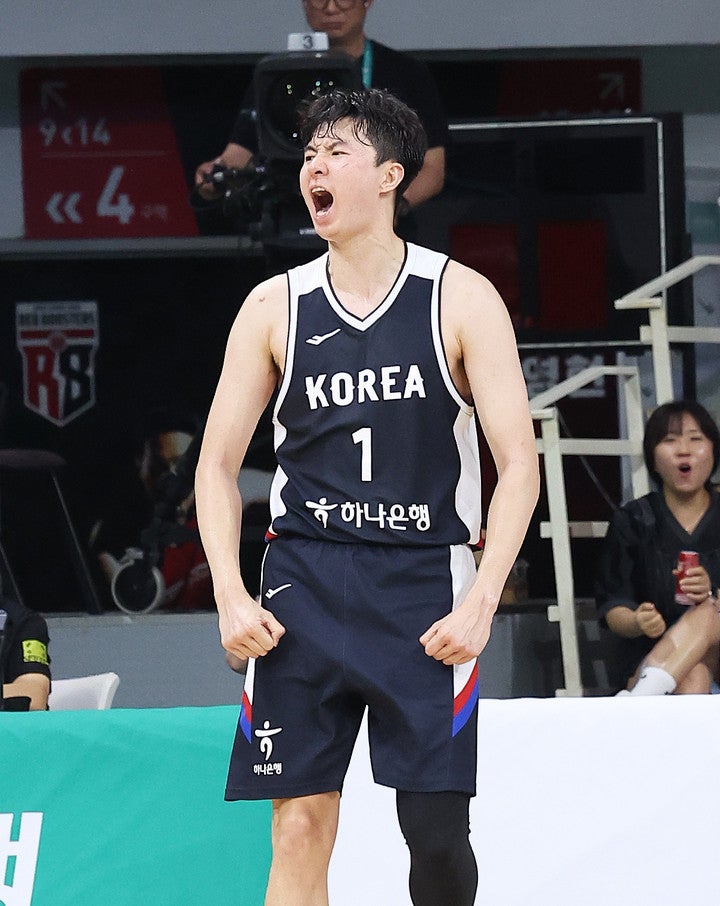 ‘<b>이현중 더블더블</b> 맹활약’…농구대표팀, 일본 완파로 안양... 