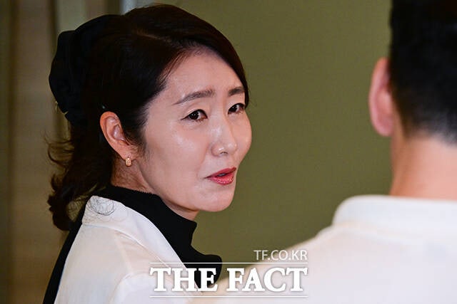민주당, <b>강선우</b>·<b>이진숙</b> <b>논란</b> '방어막'… 독주 부담에 '거리두기... 