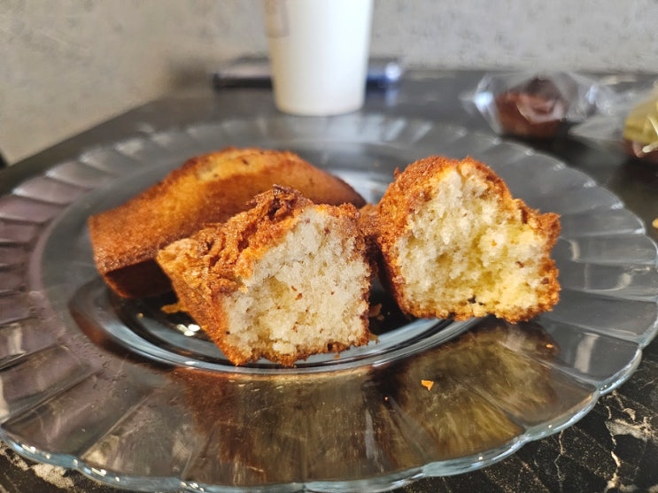  휘낭시에 맛집 카페플로이 | 잠실 디저트 선물 추천