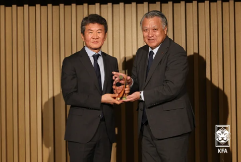 <b>정몽규</b> 대한축구협회 <b>회장</b>, <b>EAFF 회장</b>으로 만장일치 <b>추대</b>