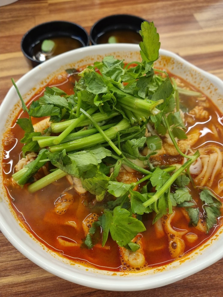  부천 신중동 맛집 제주곤이칼국수 쑥갓 알곤 칼국수