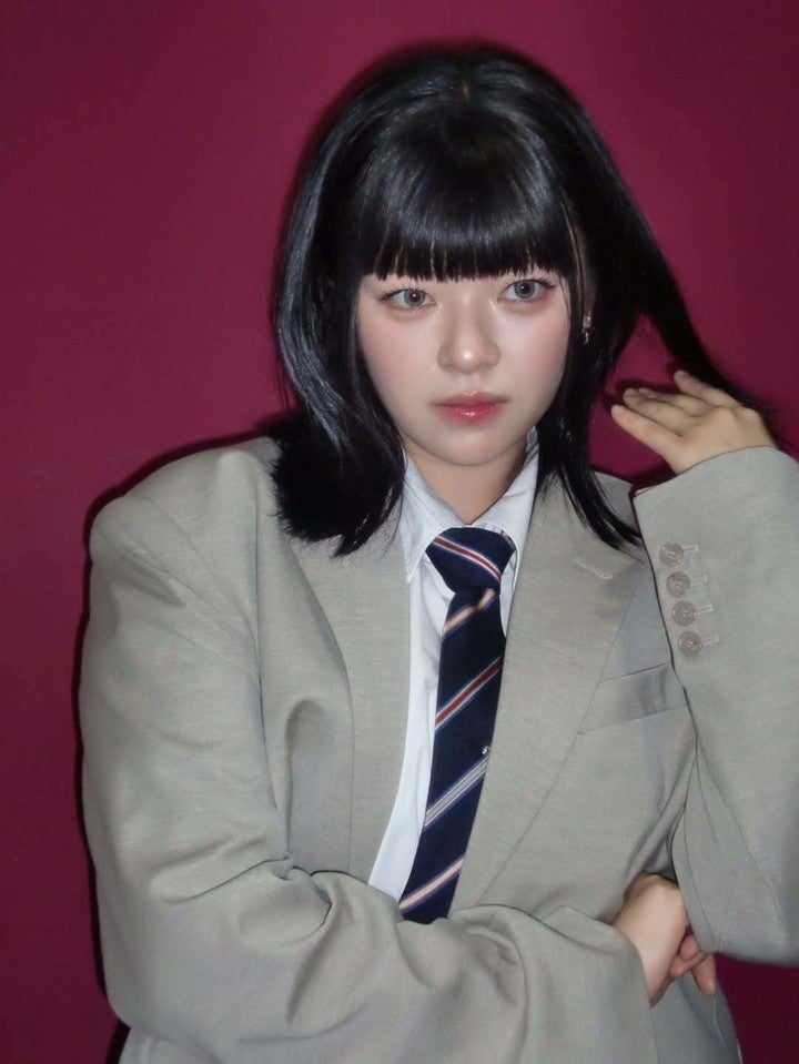 Jeongyeon: When TWICE wears school uniforms, it's different! The chic and innocent school uniform look of the 'short-haired goddess' (+Instagram)