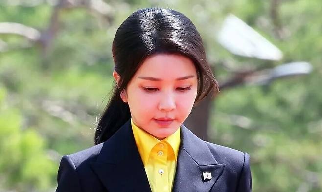 <b>김건희</b> 여사 '<b>집사</b> 게이트... 측근 <b>체포영장</b> 청구와 대기업 연루... 