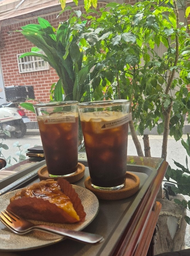  청량리역 감성카페 블랜딩커피와 고양이, 마이클커피