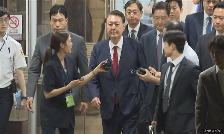 <b>윤석열</b>, 감방서 ‘버티기’…오늘 강제구인 재시도
